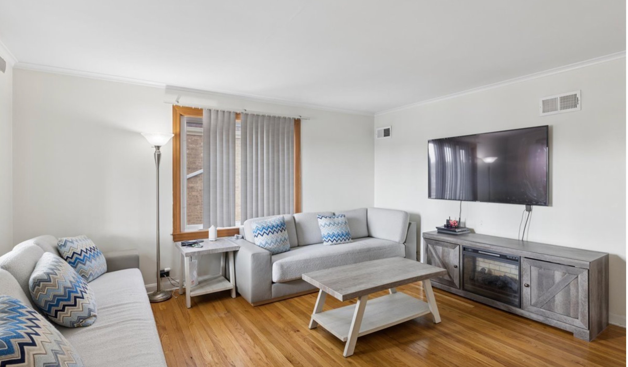 Additional view of living room at 5711 N Canfield Avenue